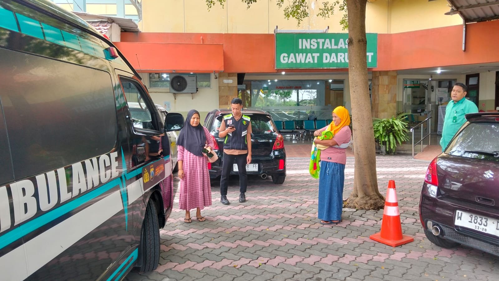 Kapolres Gresik Tegaskan Komitmen Pelayanan, Pasien Diantar Gratis dengan Ambulans Sidokkes dari RS Dr Soetomo