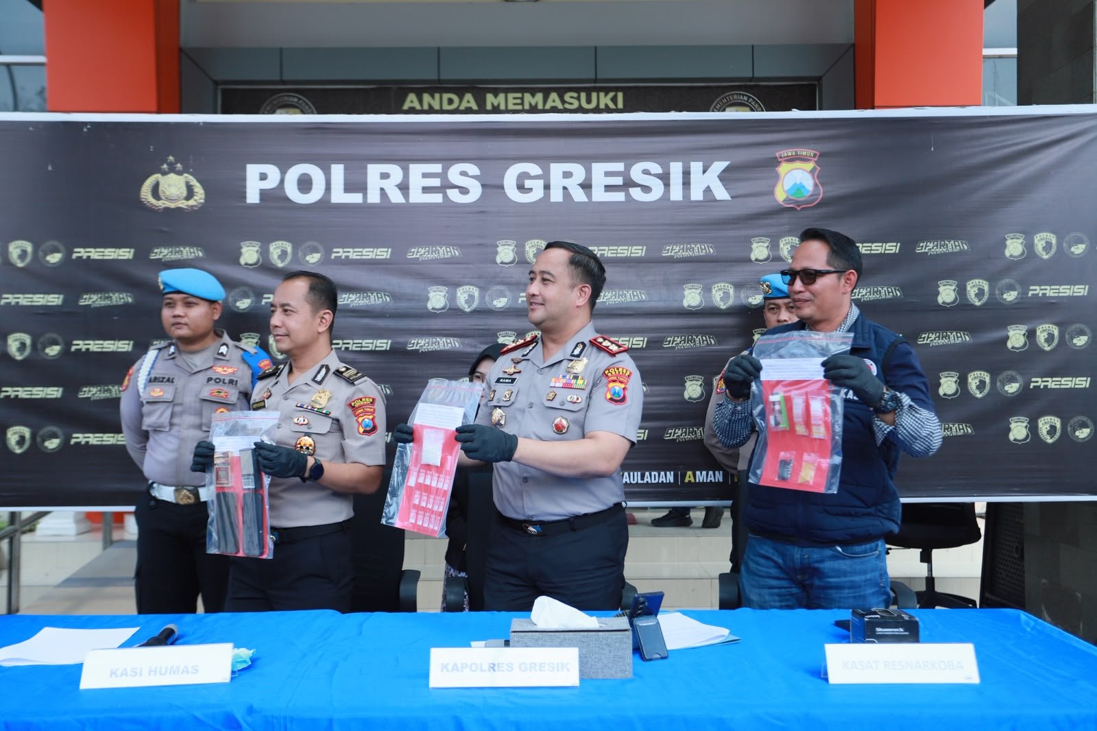 Polres Gresik Bongkar Peredaran Sabu Sistem Ranjau di wilayah selatan, Dua Kurir Dibekuk dengan Barang Bukti 38 Gram