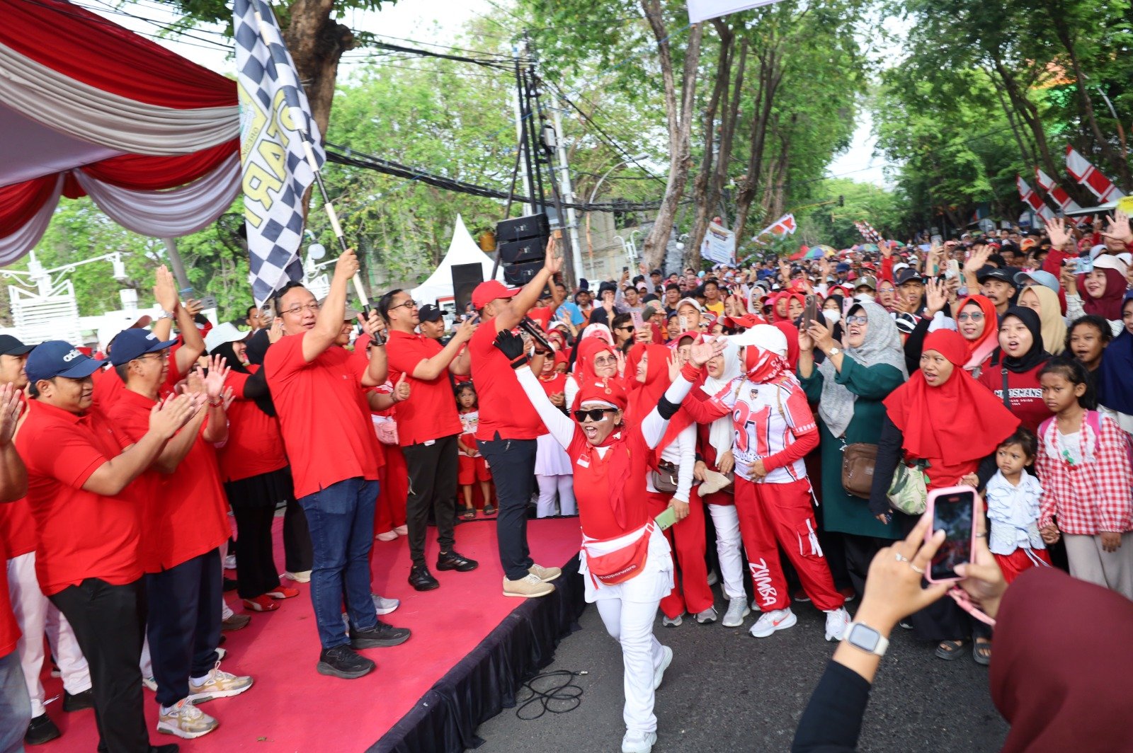 Semarak HUT RI ke-81, Kapolres Gresik Hadiri Jalan Sehat dan Pastikan Pengamanan Berjalan Optimal