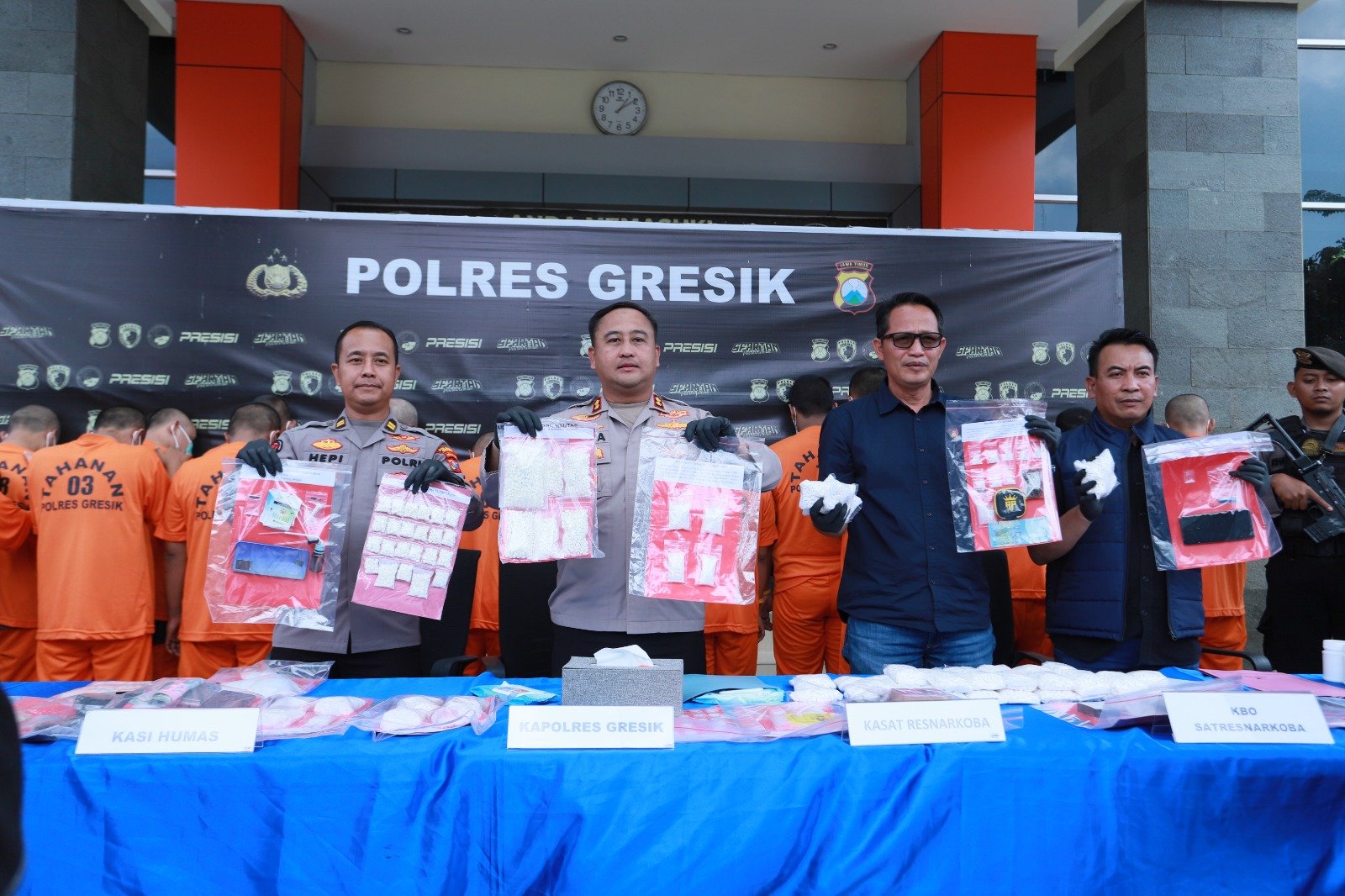 Polres Gresik Ungkap 14 Kasus Narkoba dalam Operasi Tumpas Semeru 2026, 17 Tersangka Diamankan