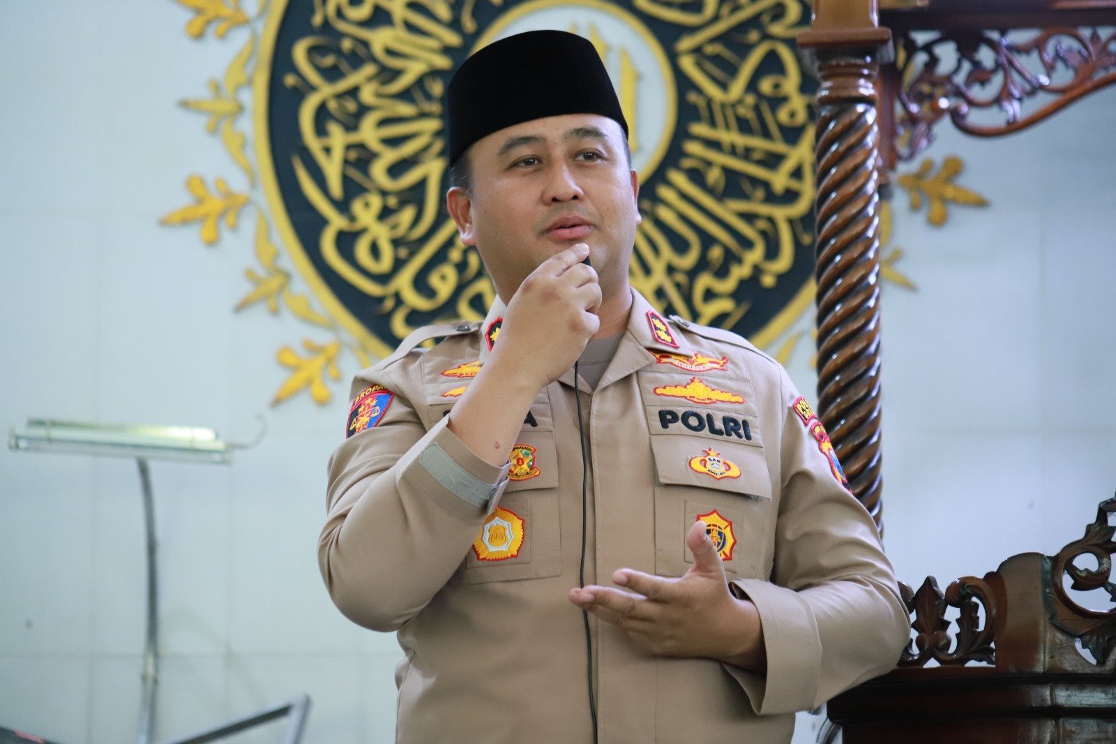 Kapolres Gresik Pererat Silaturahmi, Gelar Safari Jumat di Kawasan Pelabuhan