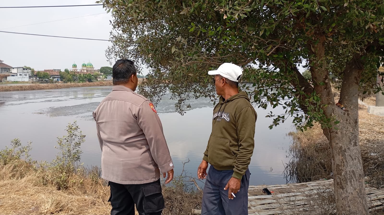 Dukung Ketersediaan Pangan Bergizi, Polsek Duduksampeyan Pantau Budidaya Ikan di Kemudi